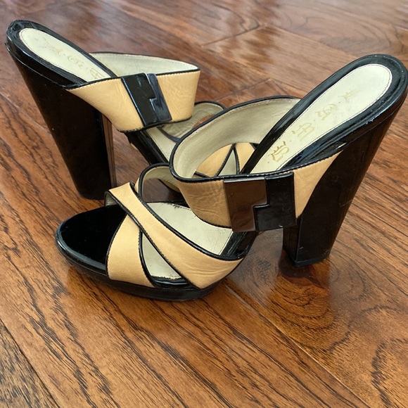 L.A.M.B chunky heel, Womens 9, black & tan - Picture 4 of 9